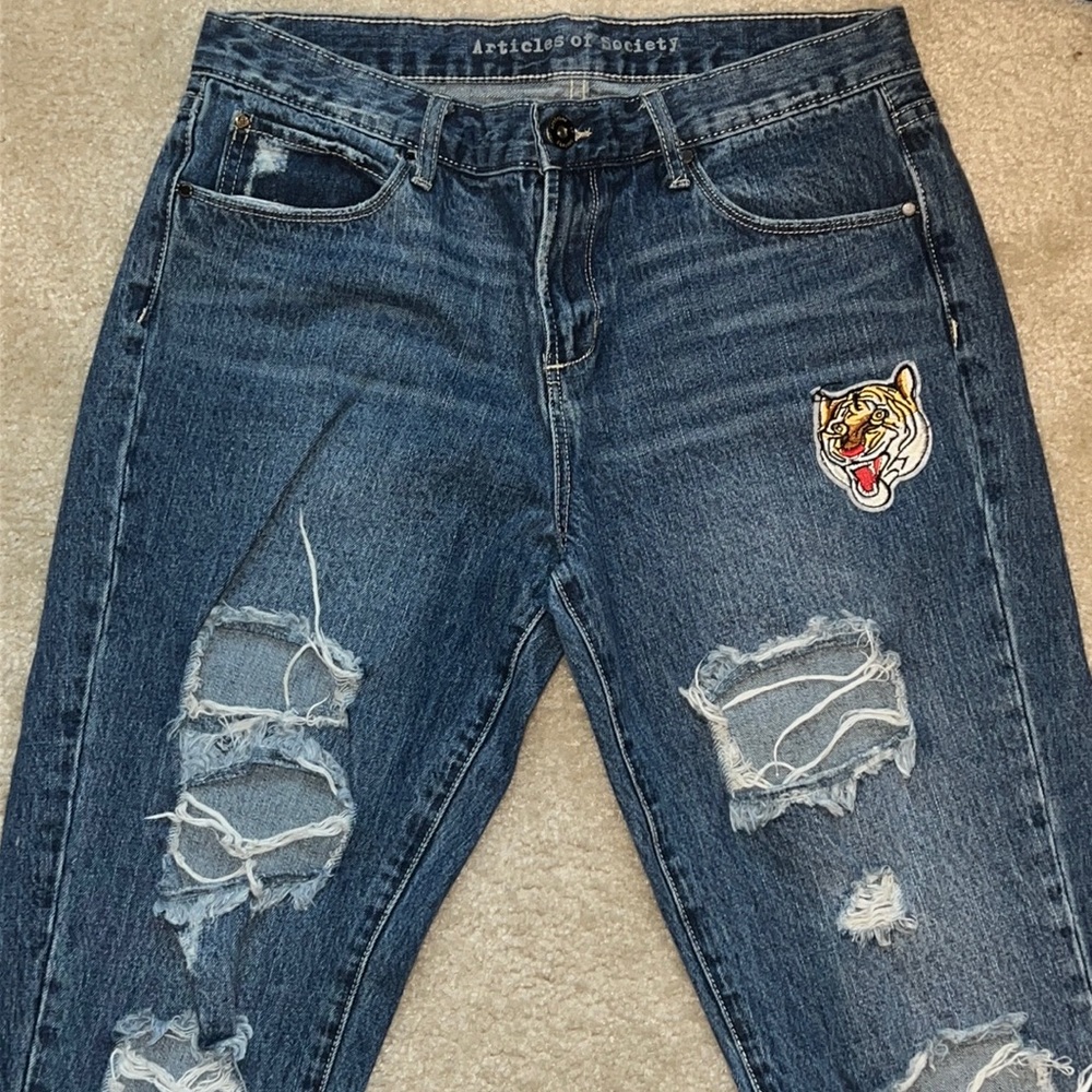 ARTICLES OF SOCIETY Distressed/Patch Blue Denim Jeans